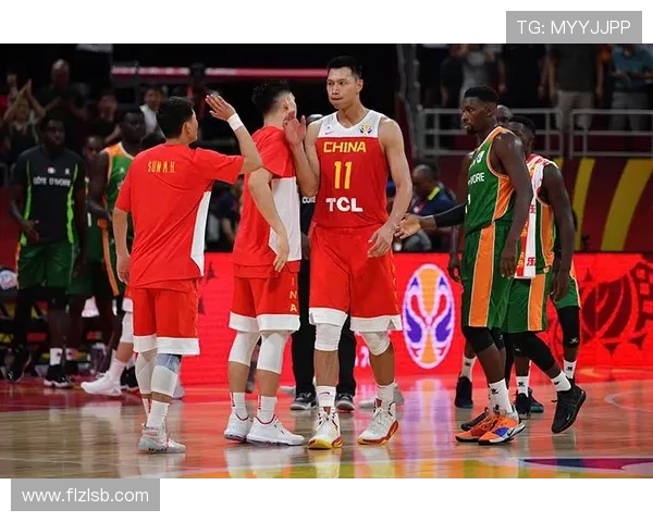 中国篮球队迎战世界强队备战世界杯，年轻球员表现抢眼引关注