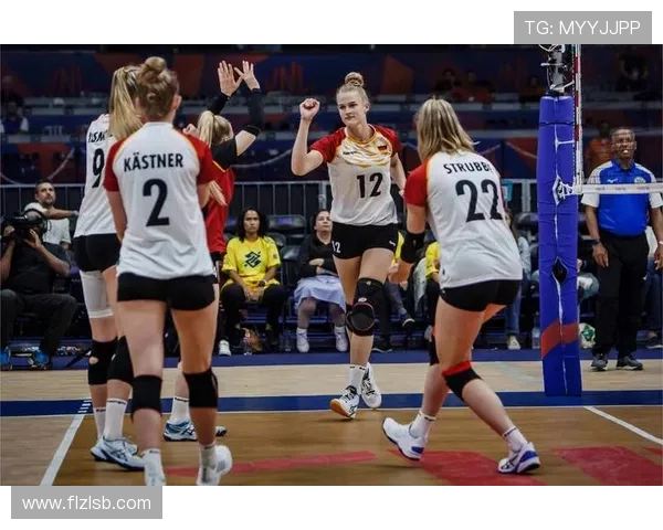 中国女排逆袭成功力克巴西夺得世界杯冠军,队员表现亮眼赛场激情四溢 中国女排逆袭成功力克巴西夺得世界杯冠军,队员表现亮眼赛场激情四溢